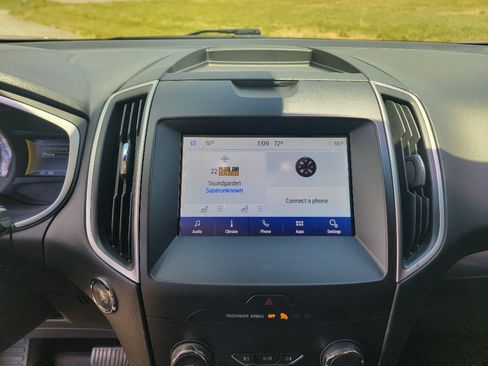 Used 2020 Ford Edge SEL FWD image 18