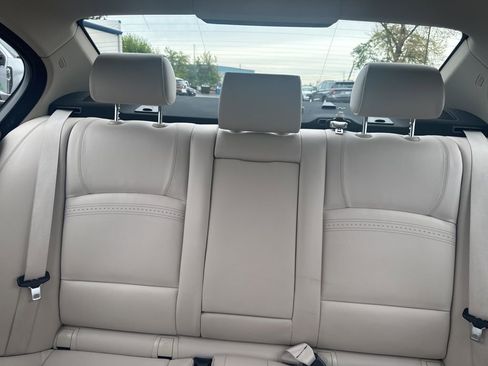 Used 2015 BMW 528i xDrive Sedan AWD/4WD image 29