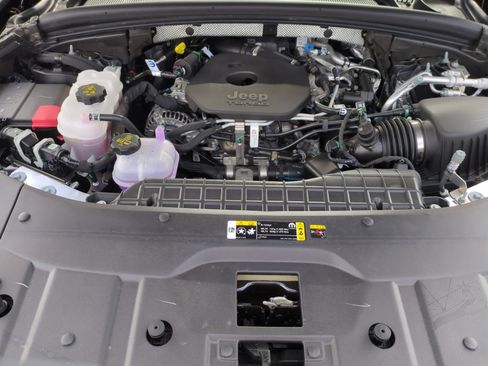 New 2026 Jeep Grand Cherokee Altitude image 21