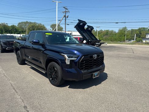 Used 2022 Toyota Tundra SR5 w/ TRD Sport Package AWD/4WD image 7