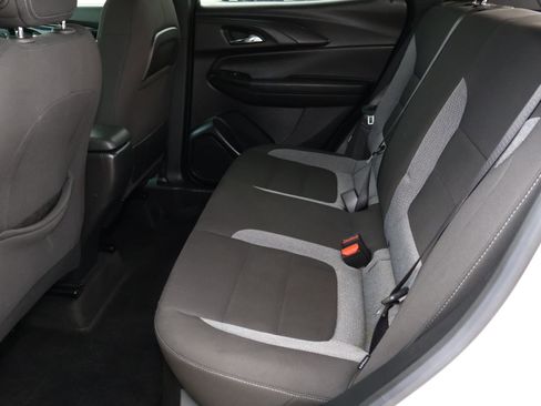 Used 2024 Chevrolet TrailBlazer LS image 19