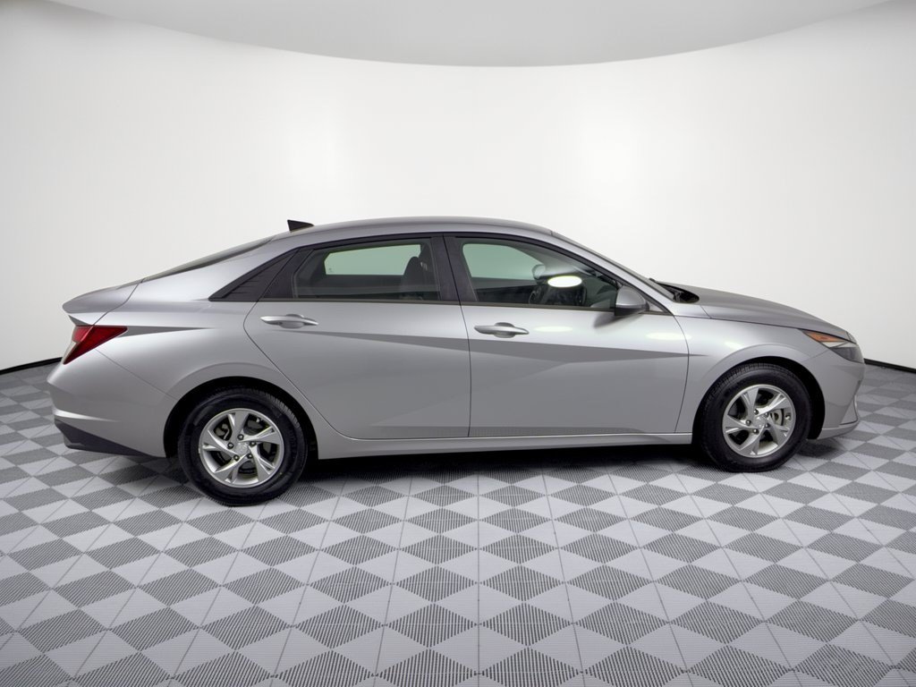 Used 2021 Hyundai Elantra SE FWD image 8