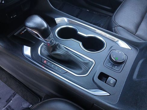 Used 2022 Chevrolet Traverse High Country image 24