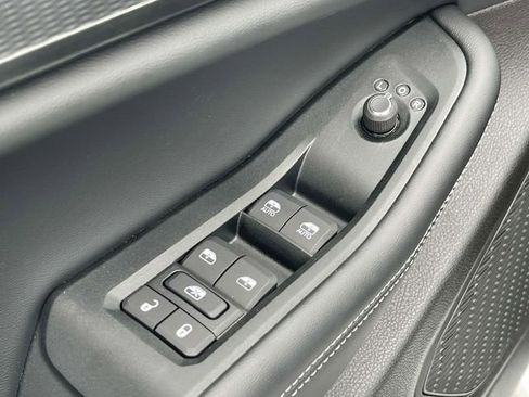 New 2025 Jeep Grand Cherokee L Altitude image 25