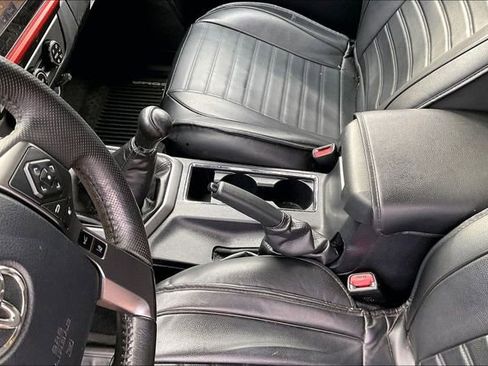 Used 2019 Toyota Tacoma TRD Sport image 13