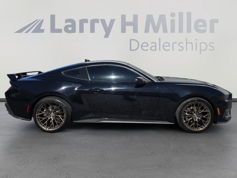 Used 2024 Ford Mustang Coupe RWD image 6