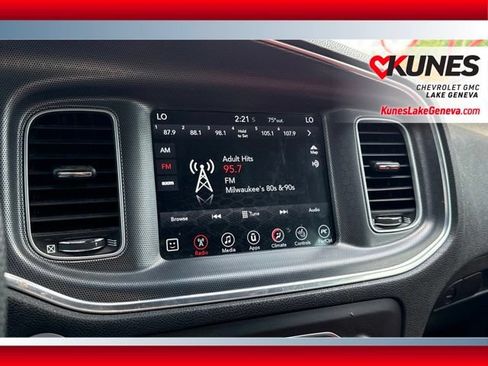 Used 2017 Dodge Charger SXT w/ AWD Plus Group image 19