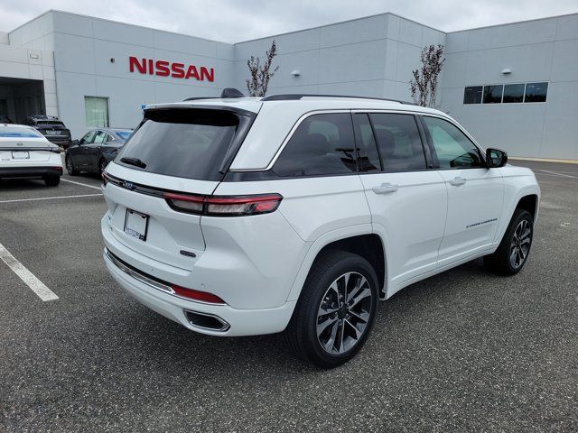 Used 2023 Jeep Grand Cherokee Overland AWD/4WD image 2