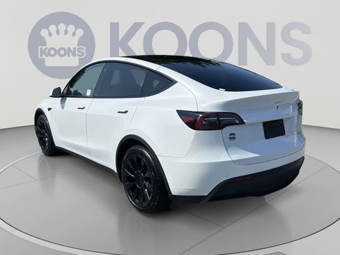 Used 2021 Tesla Model Y Long Range AWD/4WD image 4