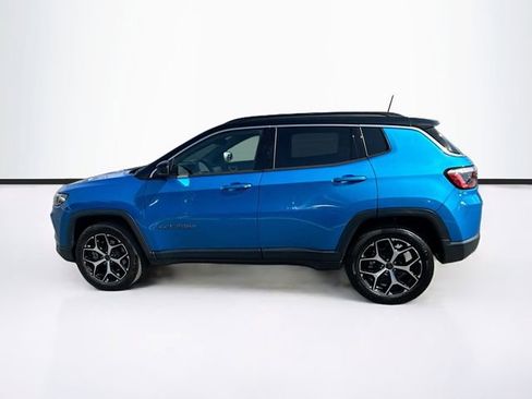 Used 2025 Jeep Compass Limited AWD/4WD image 4