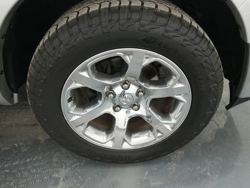 Used 2017 RAM 1500 Laramie AWD/4WD image 11