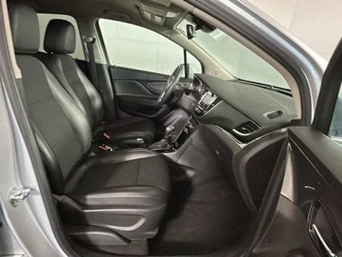 Used 2022 Buick Encore Preferred w/ Safety Package AWD/4WD image 30