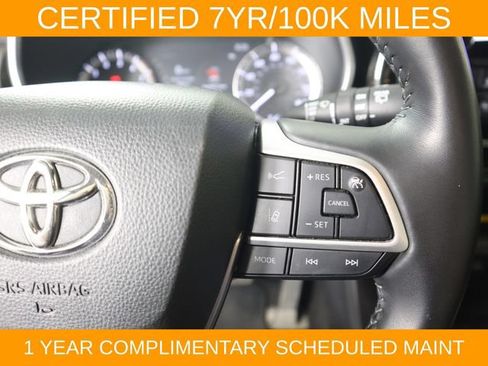 Used 2023 Toyota Highlander XLE FWD image 45