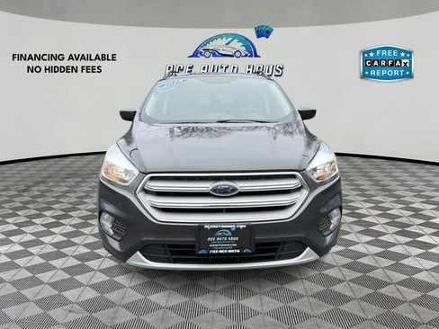 Used 2018 Ford Escape SE image 2