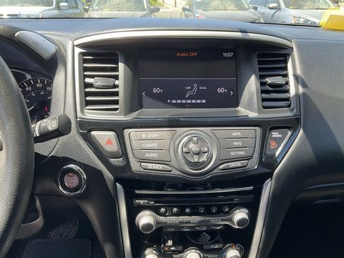 Used 2017 Nissan Pathfinder S AWD/4WD image 20