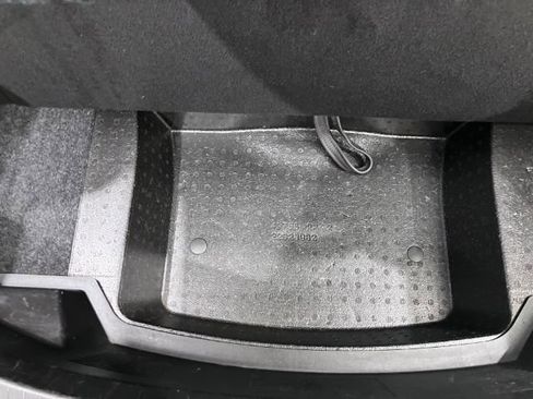 Used 2013 Cadillac XTS Premium image 25