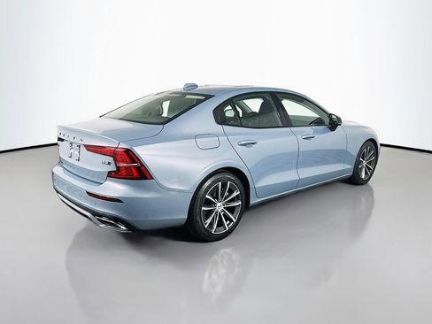 Used 2022 Volvo S60 B5 Momentum image 7