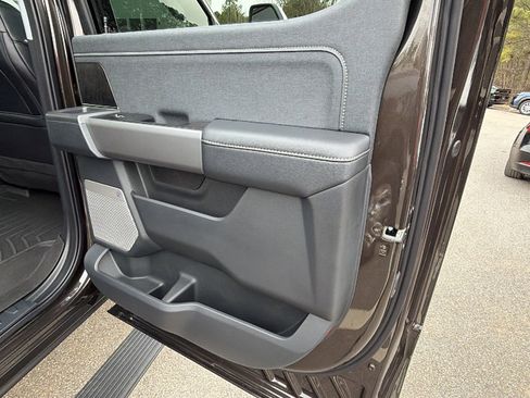 Used 2025 Ford F250 Lariat w/ Chrome Package image 20