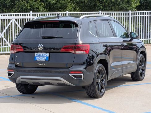 Used 2022 Volkswagen Taos SE FWD image 6