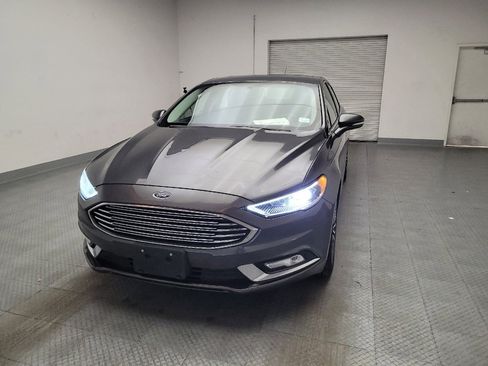 Used 2017 Ford Fusion SE w/ Fusion SE Technology Package image 15