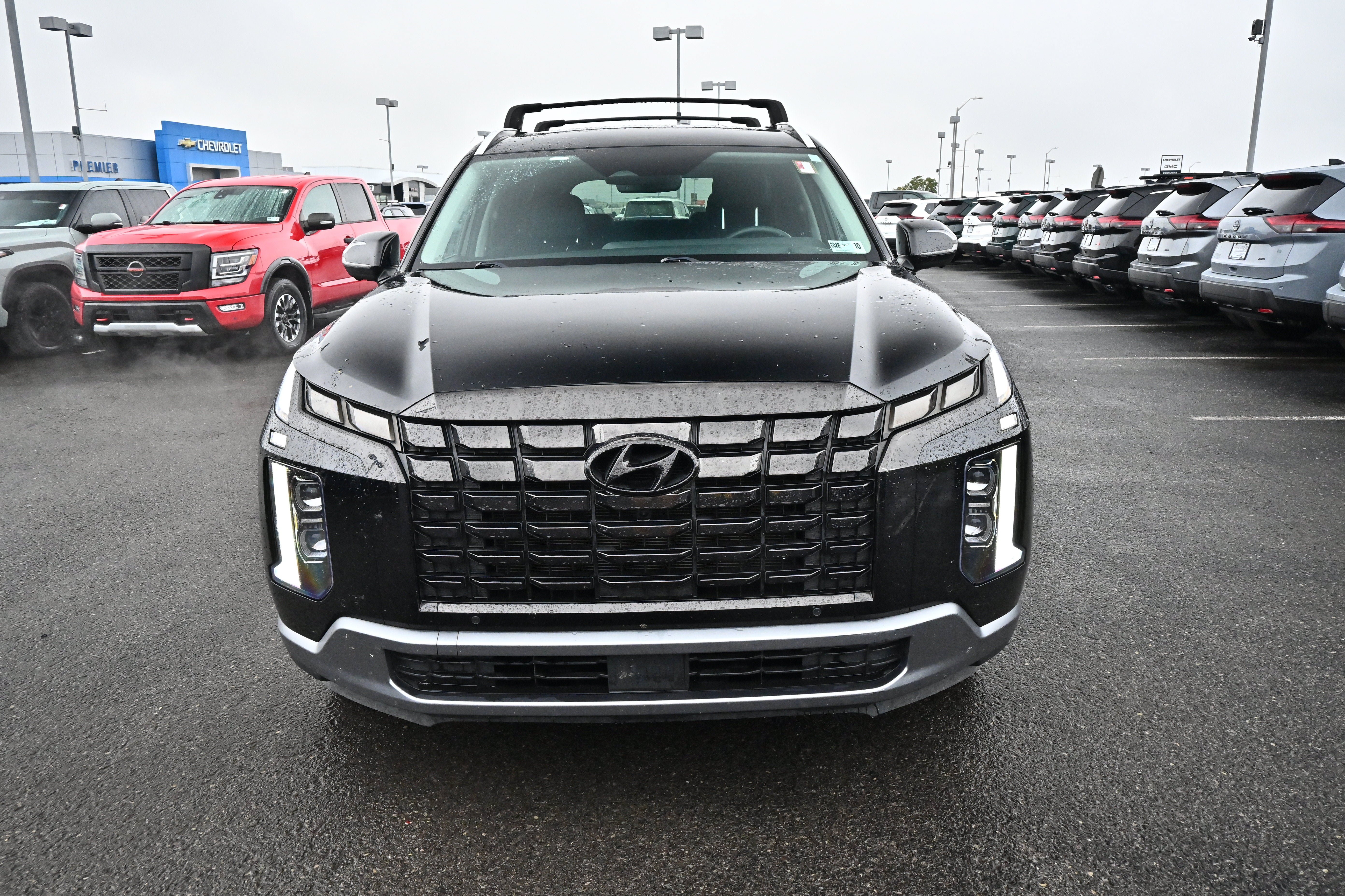 Used 2023 Hyundai Palisade Limited w/ Winter Package AWD/4WD image 3