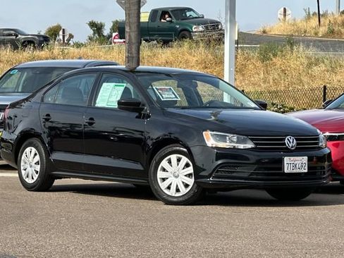 Used 2016 Volkswagen Jetta S image 3