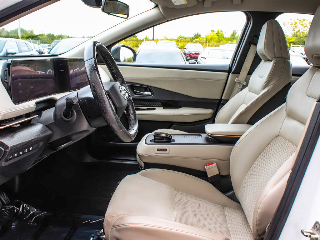 Used 2023 Nissan Ariya AWD image 32