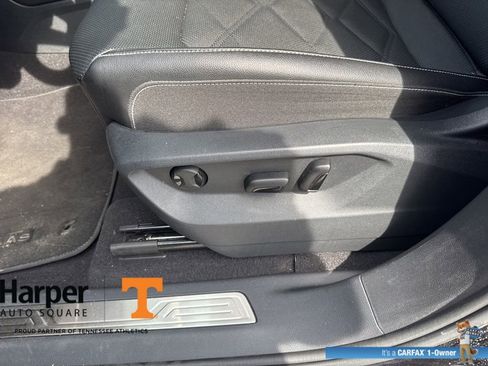 Used 2024 Volkswagen Atlas SE image 18