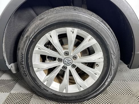 Used 2019 Volkswagen Tiguan SE w/ 3rd Row Seat Package AWD/4WD image 36