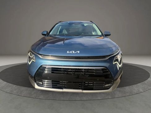 Used 2023 Kia Niro image 2