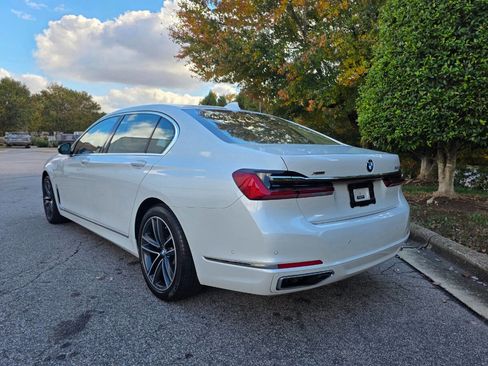 Used 2020 BMW 750i xDrive w/ Executive Package image 3