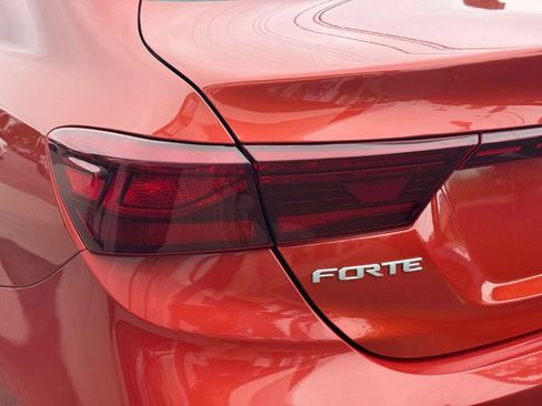 Used 2022 Kia Forte LXS FWD image 9