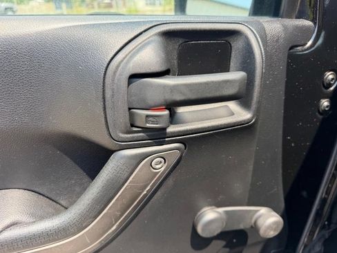 Used 2014 Jeep Wrangler Sport AWD/4WD image 16