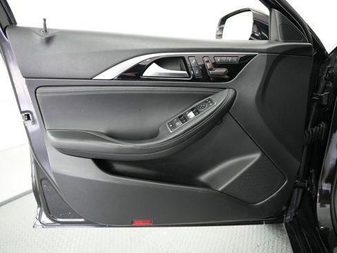 Used 2019 INFINITI QX30 w/ Navigation Package image 38