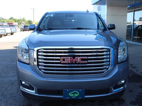 Certified 2018 GMC Yukon XL SLT w/ Premium Edition AWD/4WD image 5