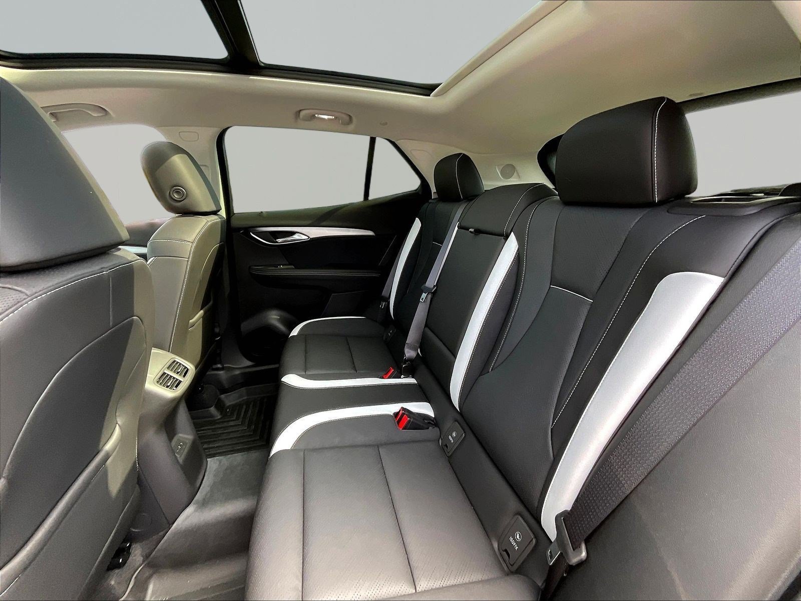 Used 2024 Buick Envision Sport Touring AWD/4WD image 22