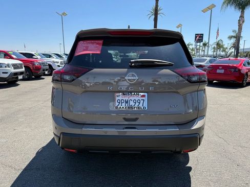 Certified 2024 Nissan Rogue SV FWD image 5