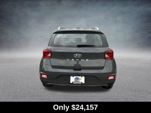 Used 2026 Hyundai Venue SEL FWD image 4