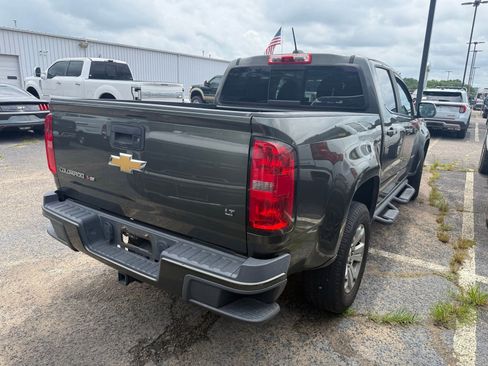 Used 2018 Chevrolet Colorado LT w/ LT Convenience Package RWD image 7