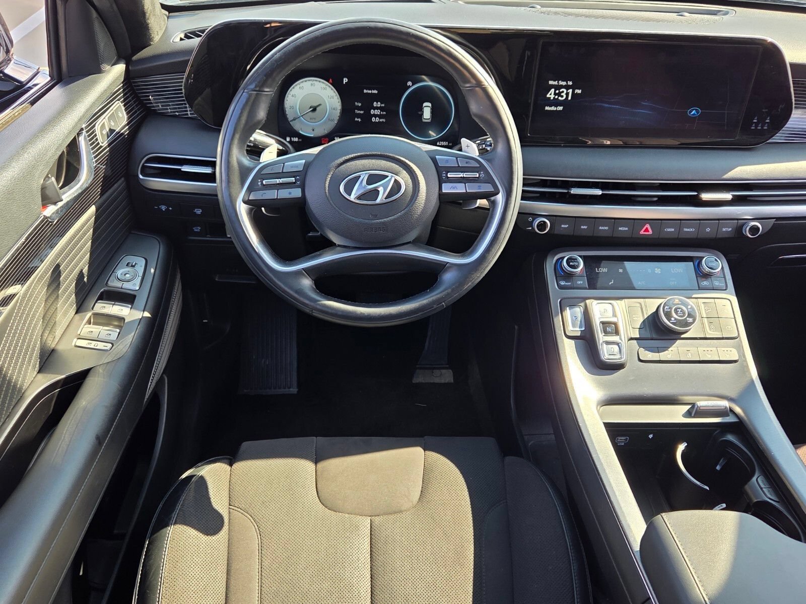 Used 2024 Hyundai Palisade Calligraphy AWD/4WD image 7