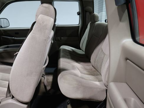 Used 2004 Chevrolet Silverado 1500 LS image 18