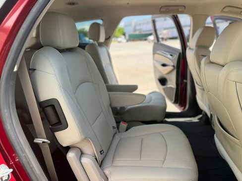 Used 2020 Buick Enclave Essence w/ Sound and Sites Package FWD image 23
