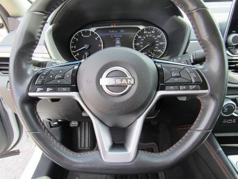 Used 2024 Nissan Altima 2.5 SR FWD image 25