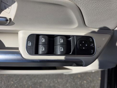 New 2026 Mercedes-Benz GLB 250 image 11