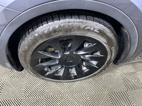 Used 2021 Tesla Model Y Long Range image 10