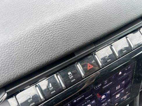 Used 2024 Jeep Grand Cherokee Altitude AWD/4WD image 15