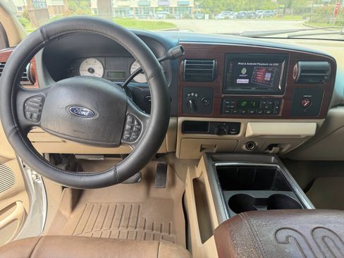 Used 2005 Ford F250 King Ranch AWD/4WD image 10