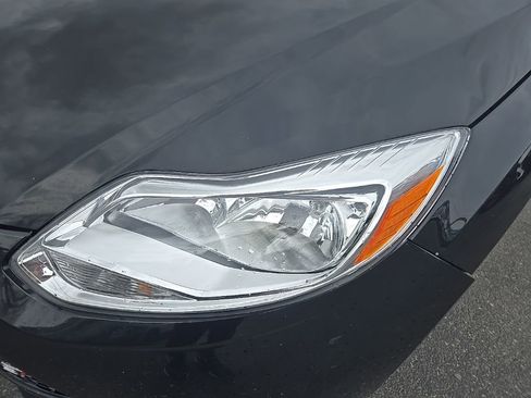 Used 2014 Ford Focus ST w/ Equipment Group 202A image 32