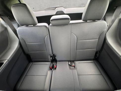 Used 2024 Chevrolet Traverse LT w/ Trailering Package FWD image 27