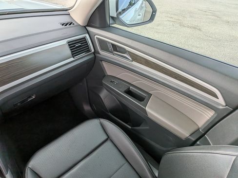 Used 2023 Volkswagen Atlas SE FWD image 21